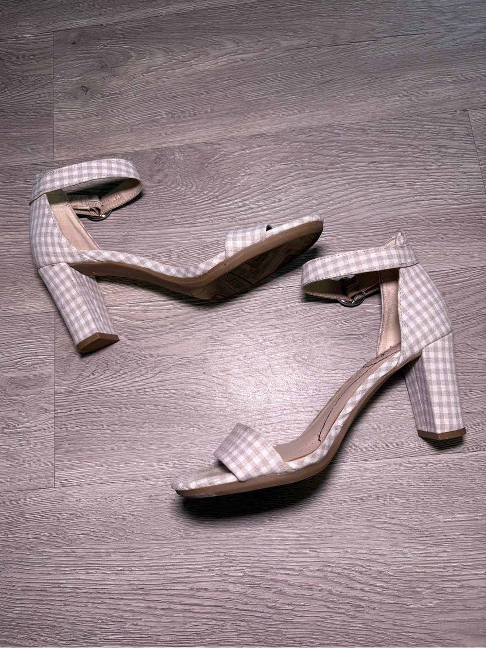 Life Stride Beige and White Gingham Block Heel Sandals